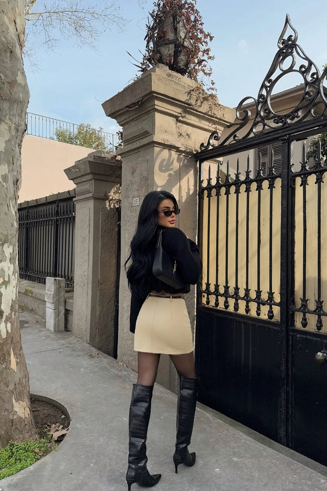 Krem Cep Detay Kemerli Etek