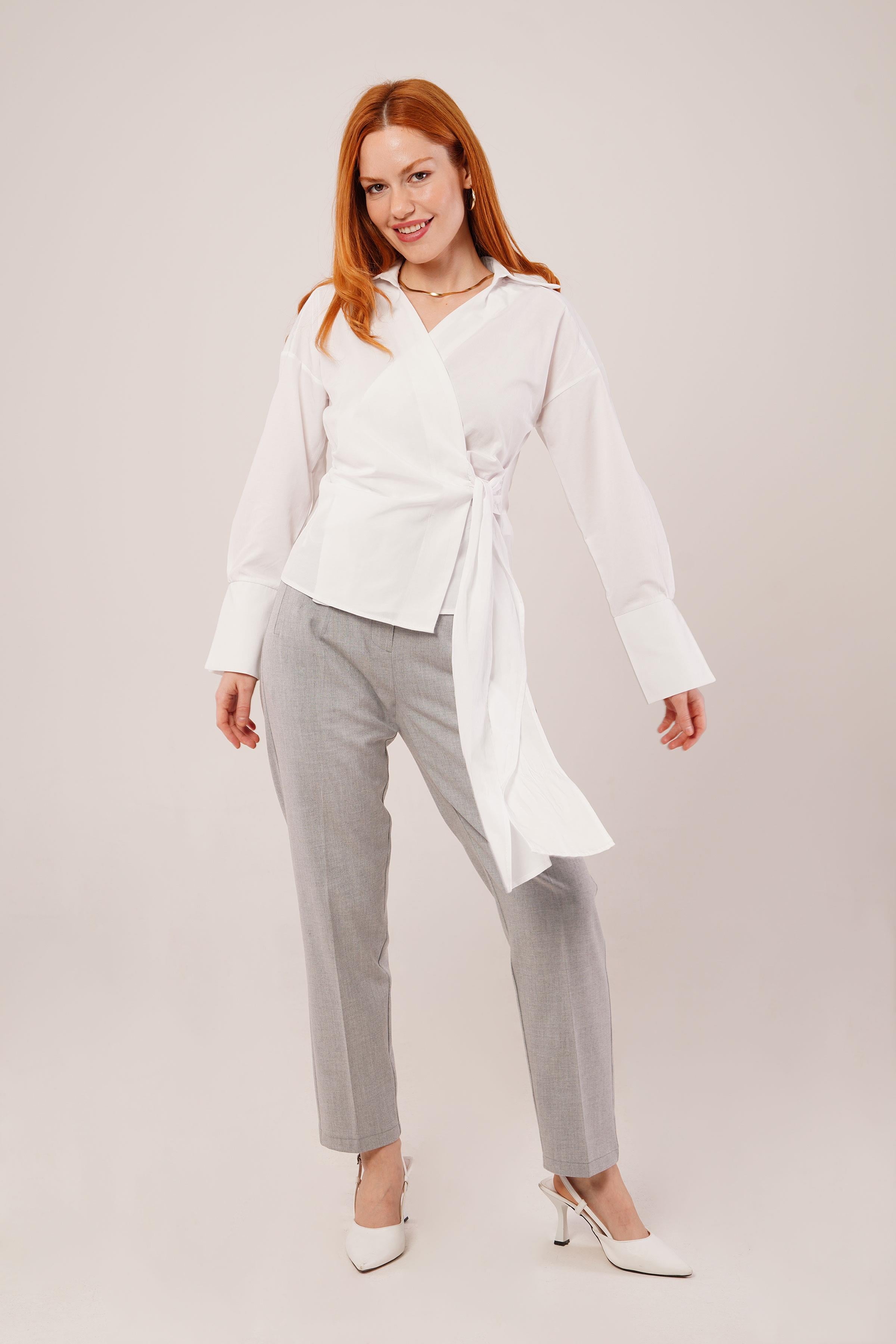 Kruvaze Yaka Yandan Bağlama Detaylı Toptan Beyaz Gömlek