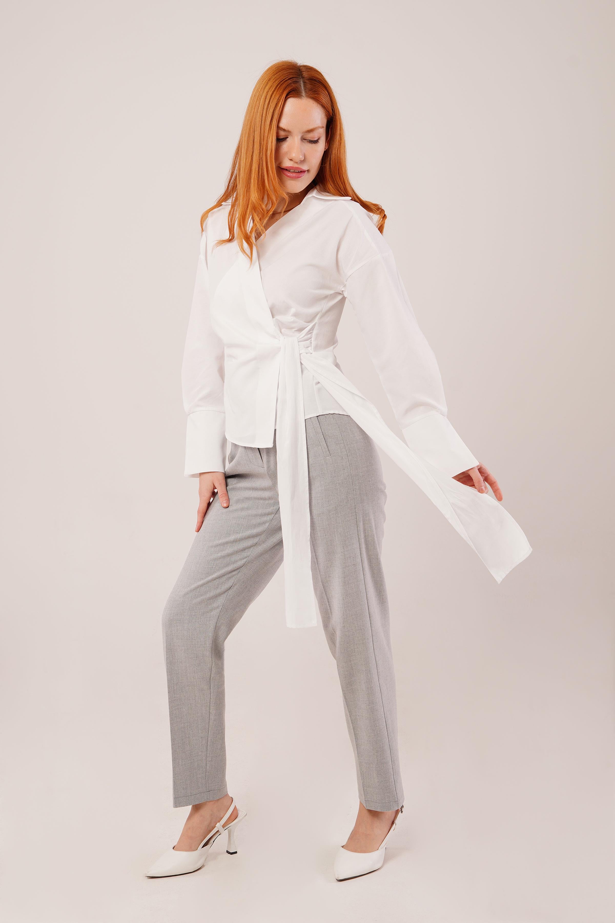 Kruvaze Yaka Yandan Bağlama Detaylı Toptan Beyaz Gömlek