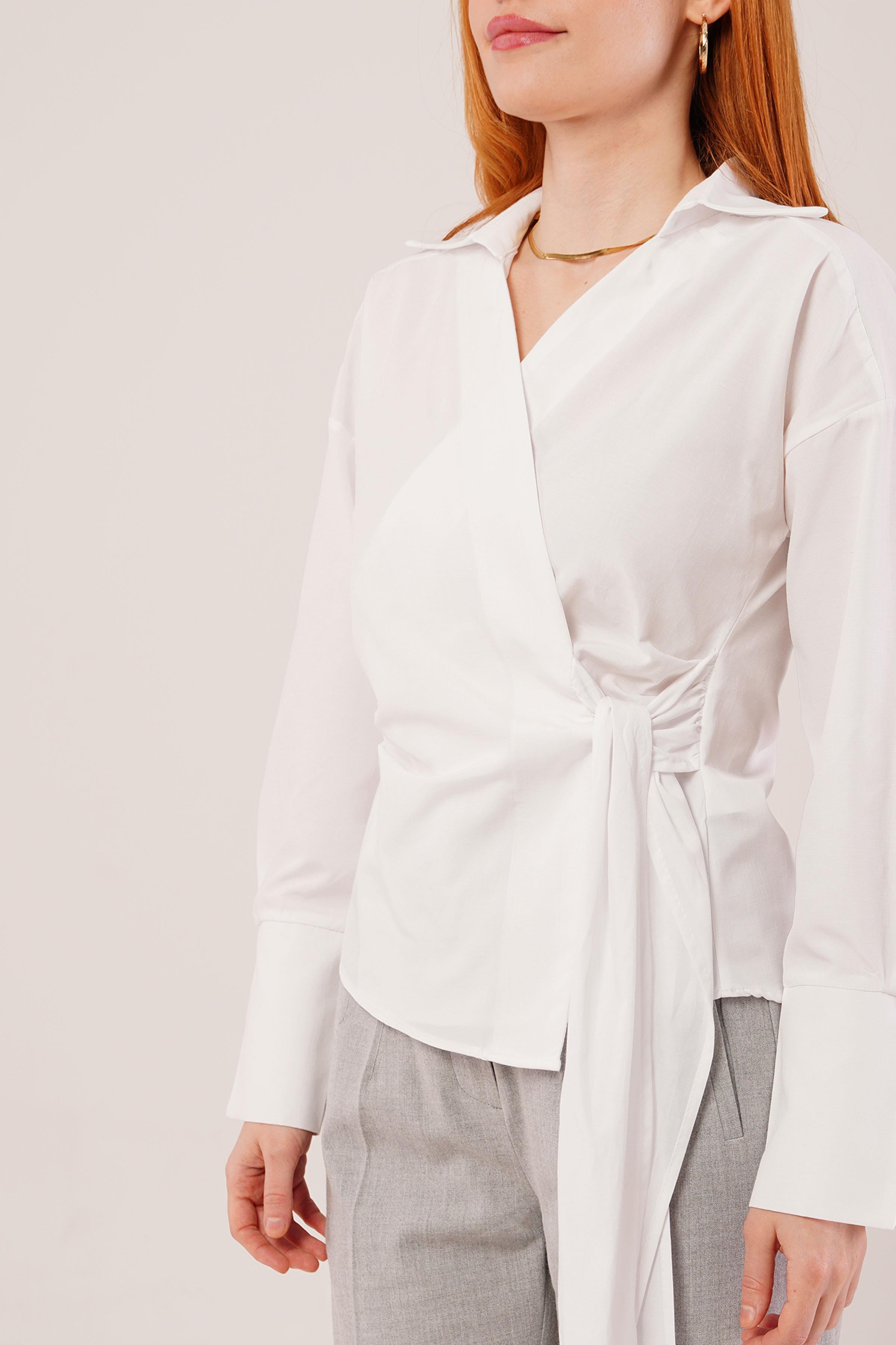 Kruvaze Yaka Yandan Bağlama Detaylı Toptan Beyaz Gömlek