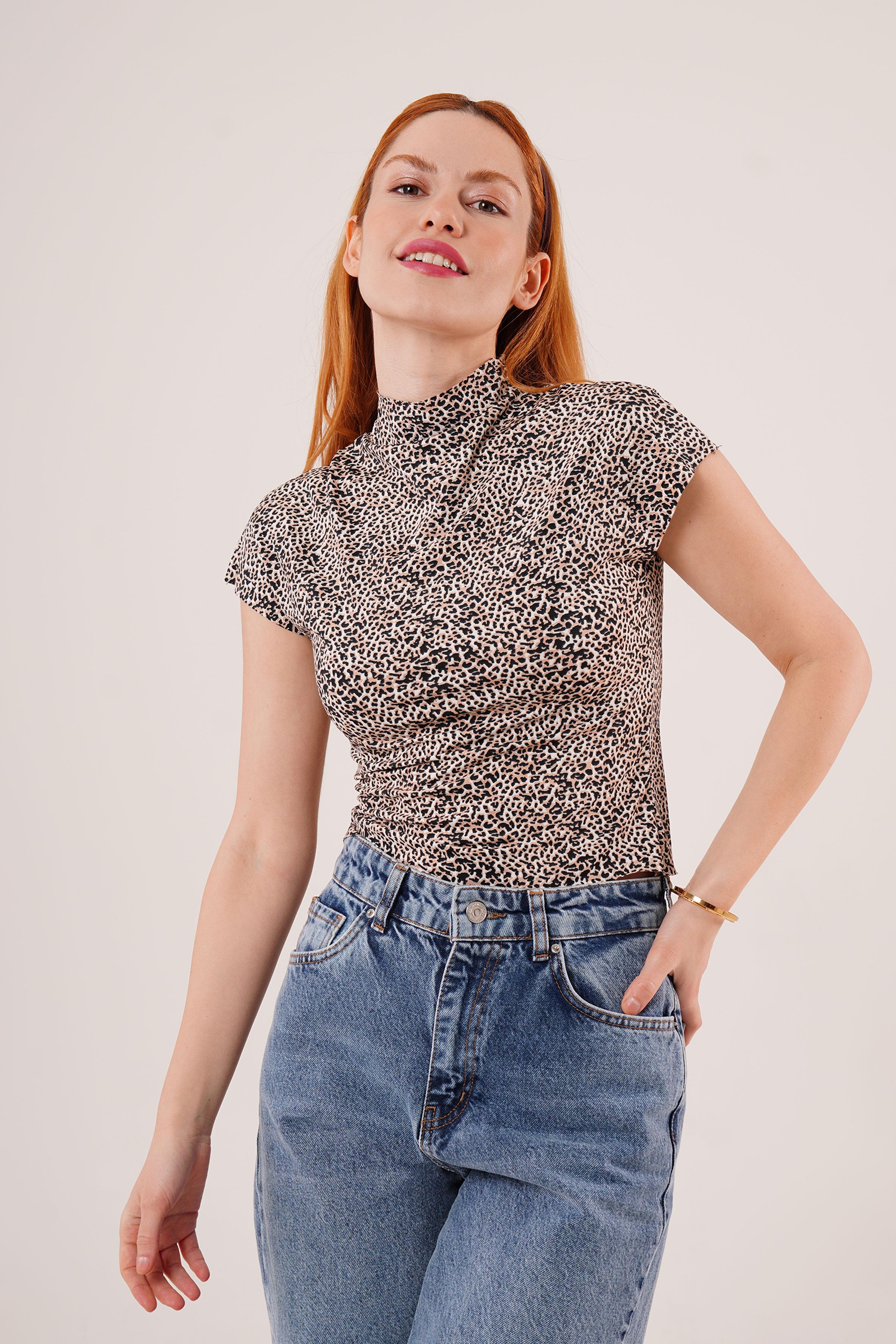Leopar Desen Kısa Kollu Basic Toptan T-Shirt