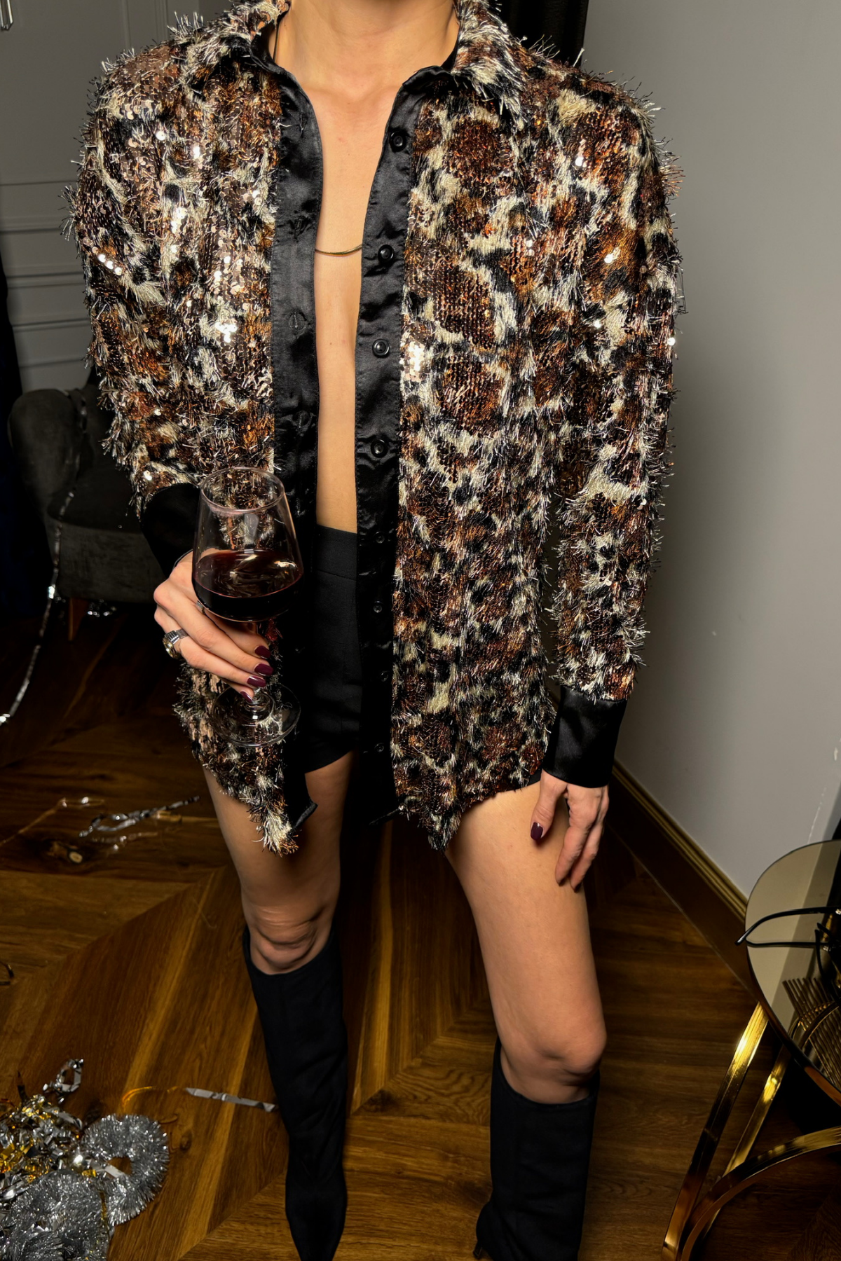 LEOPAR SAÇAKLI PAYETLİ GÖMLEK MANŞET SATEN DETAYLI - Bakır