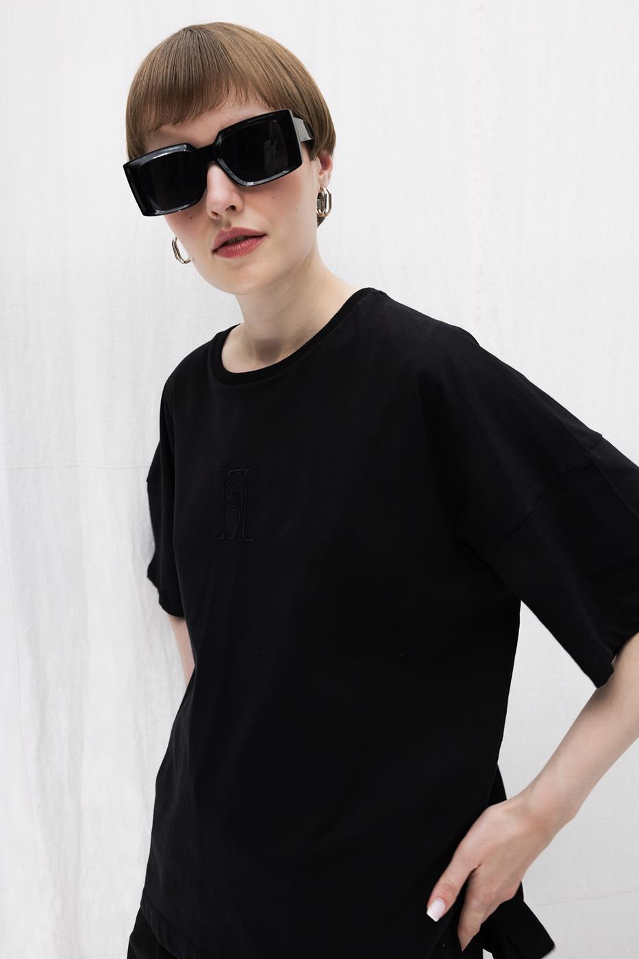 Embroidered Basic Tshirt