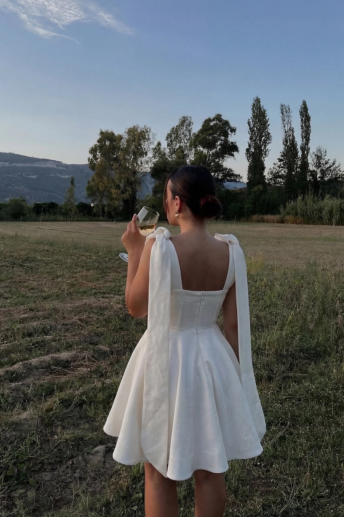 Kırık Beyaz Bağlamalı Elbise