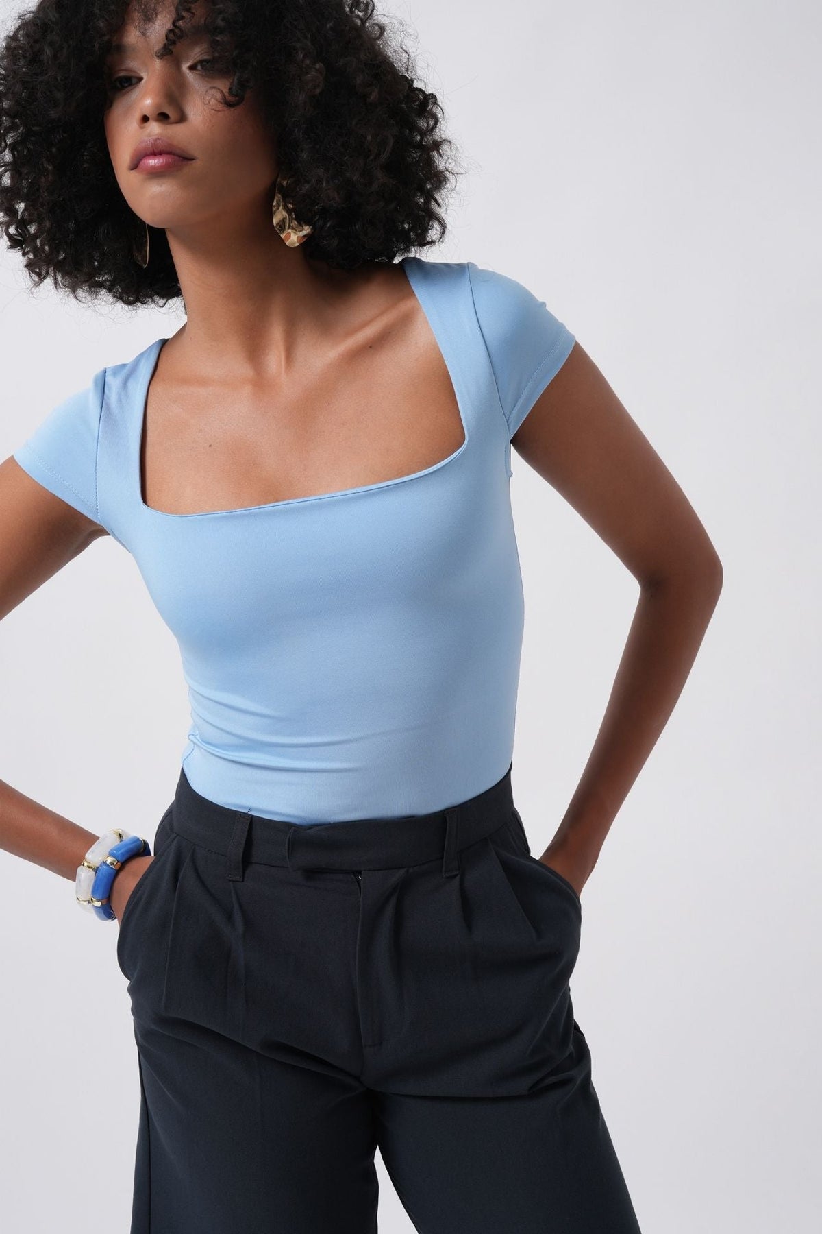 Pencere Detay Mini Dekolte Bluz - Bebe Mavi