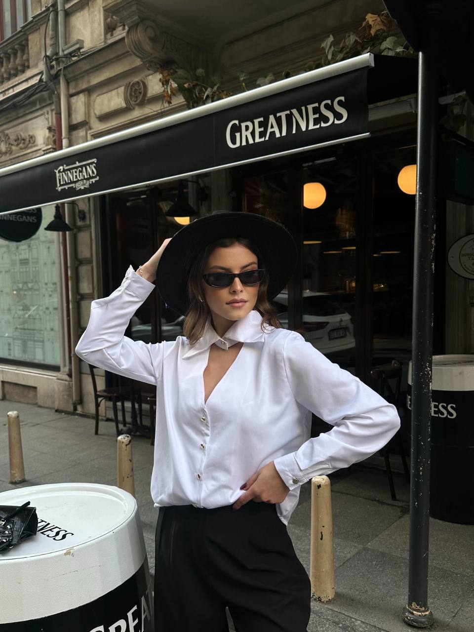 Kraliçe Yaka Gömlek 2500