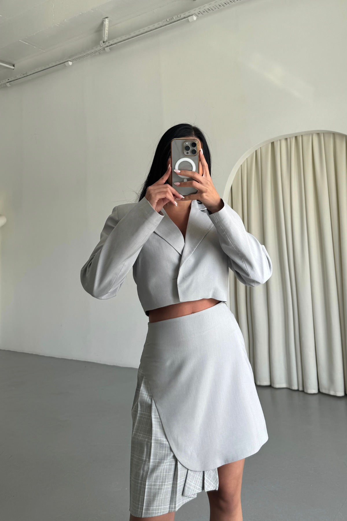 POLYVİSKON CROP CEKET - EKOSE PİLE DETAYLI ETEK TAKIM - Gri