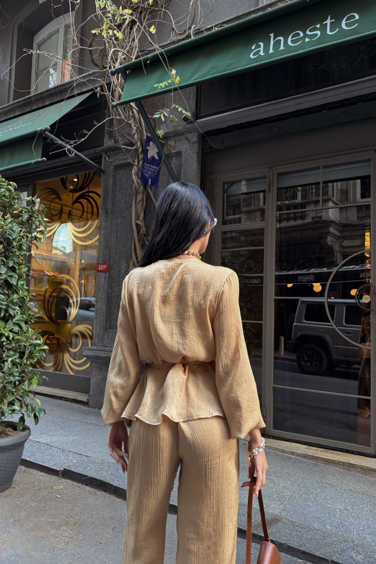 SATEN KRUVAZE BAĞLAMALI BLUZ- PANTOLON TAKIM - Bej