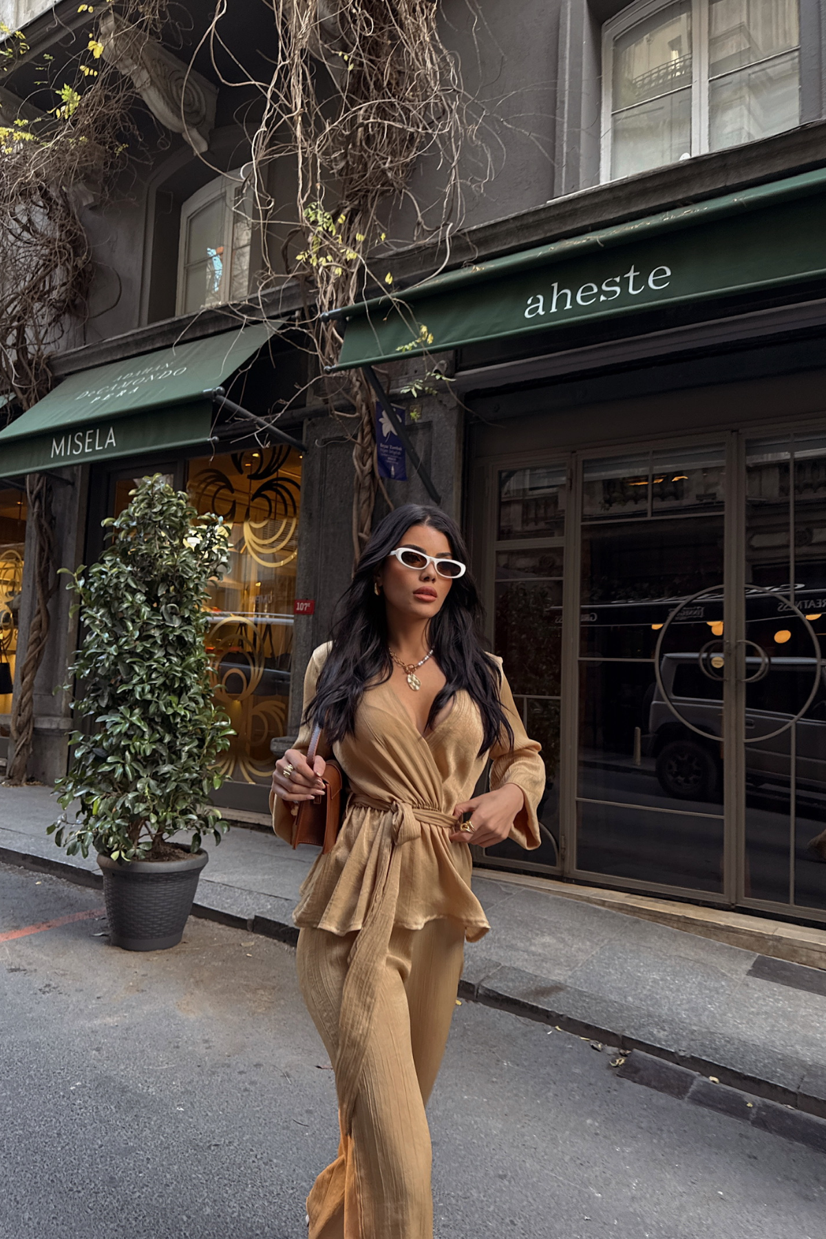 SATEN KRUVAZE BAĞLAMALI BLUZ- PANTOLON TAKIM - Bej