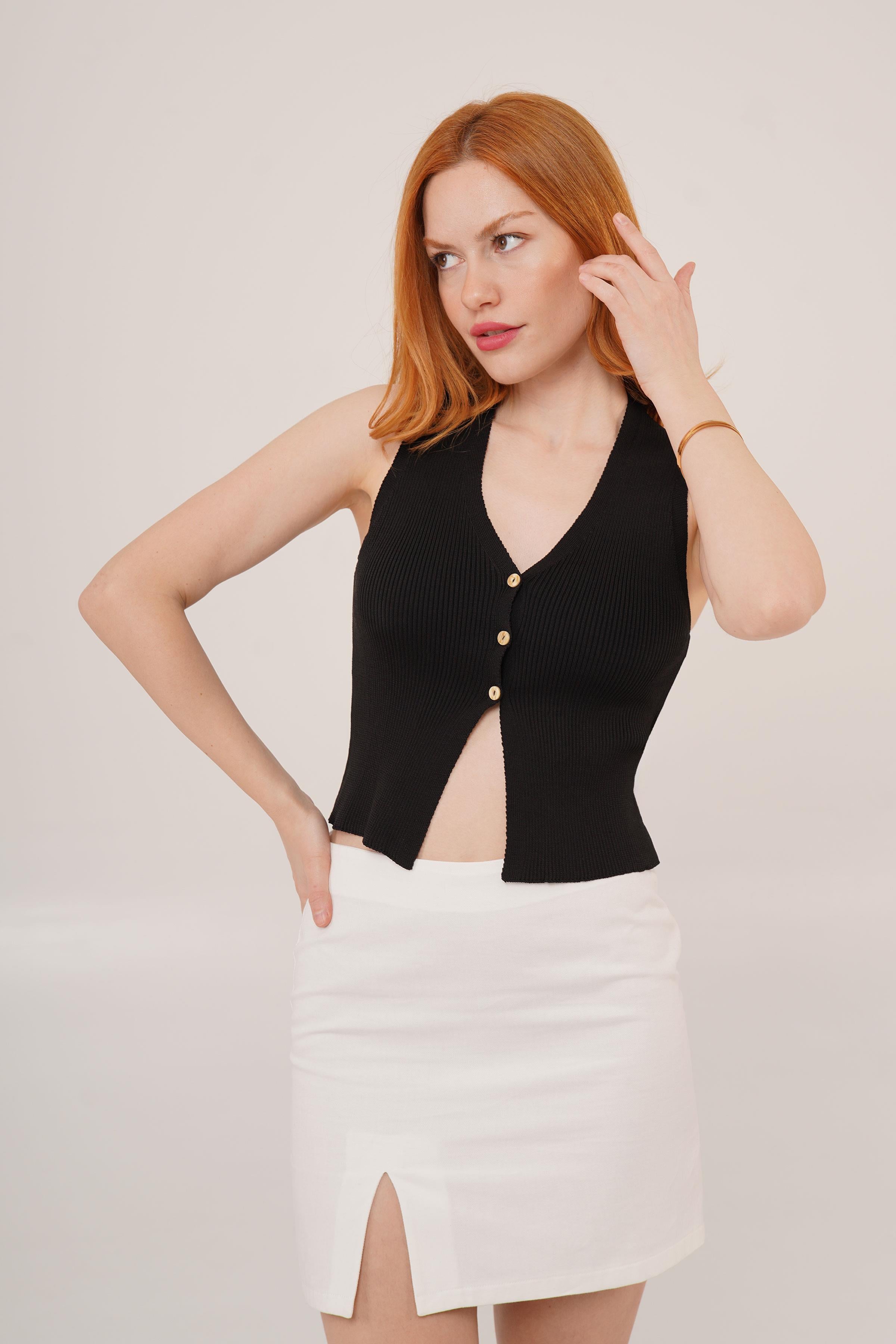 Sıfır Kol Düğme Detaylı Fitilli Siyah Toptan Bluz