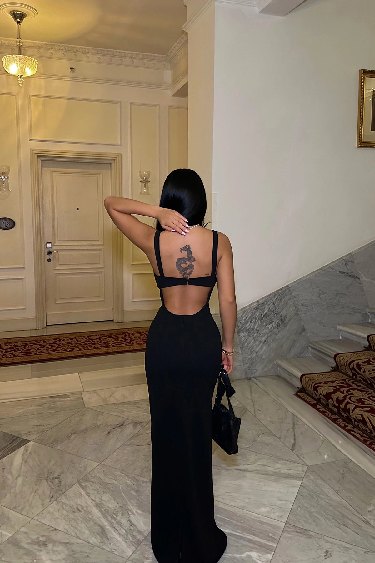 Siyah Askılı Elbise