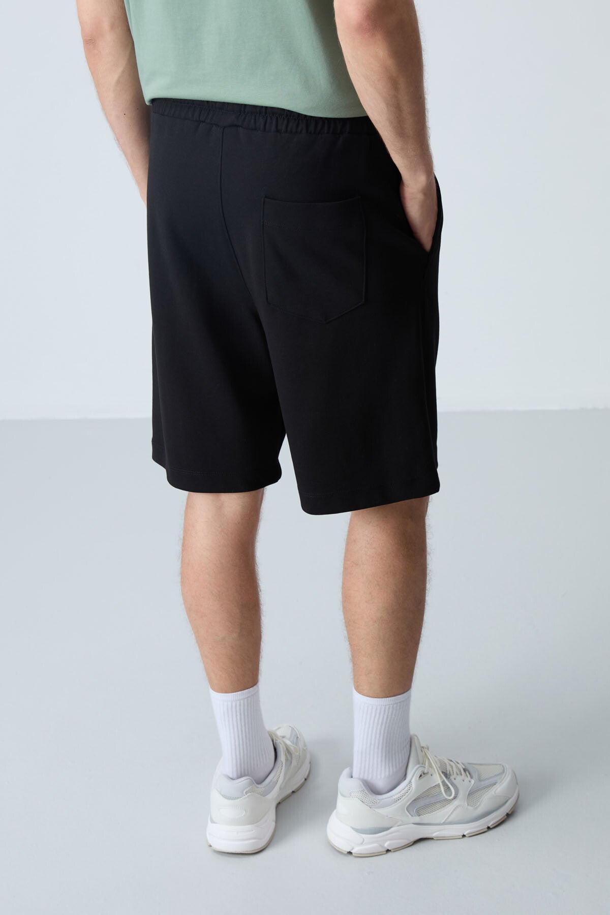 Siyah Pamuklu Kalın Yumuşak Dokulu Standart Fit Basic Erkek Şort  - 81275