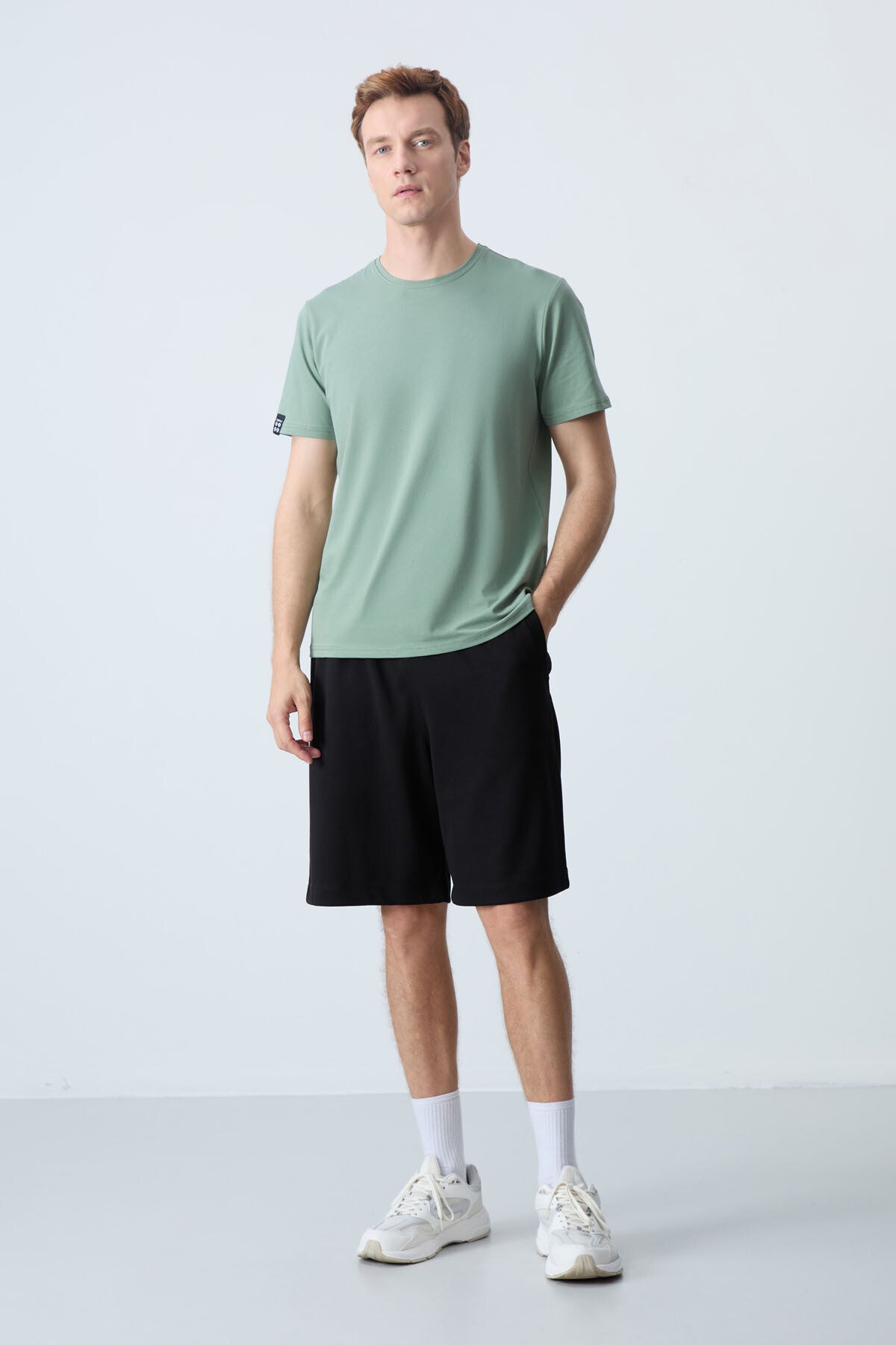 Siyah Pamuklu Kalın Yumuşak Dokulu Standart Fit Basic Erkek Şort  - 81275