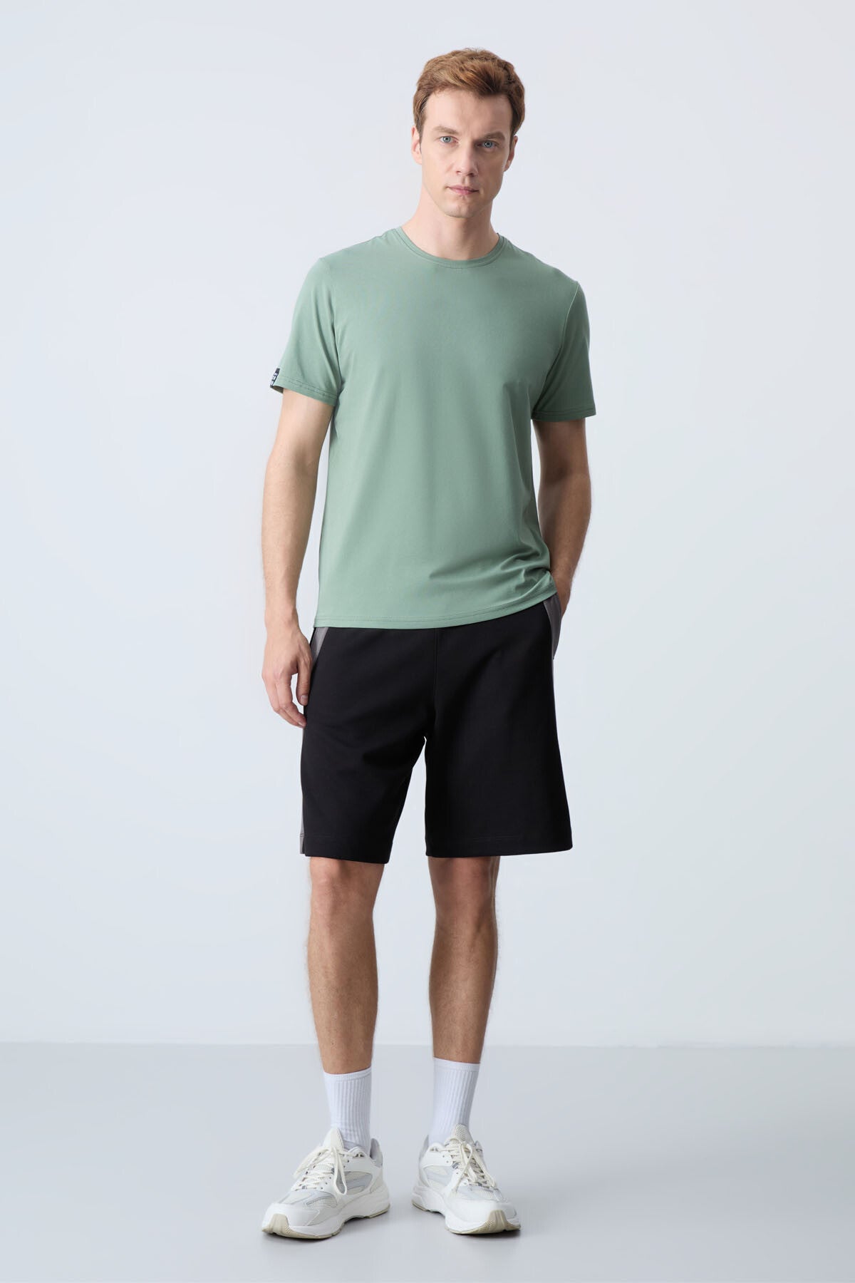 Siyah Pamuklu Kalın Yumuşak Dokulu Standart  Fit Basic Erkek Şort  - 81280