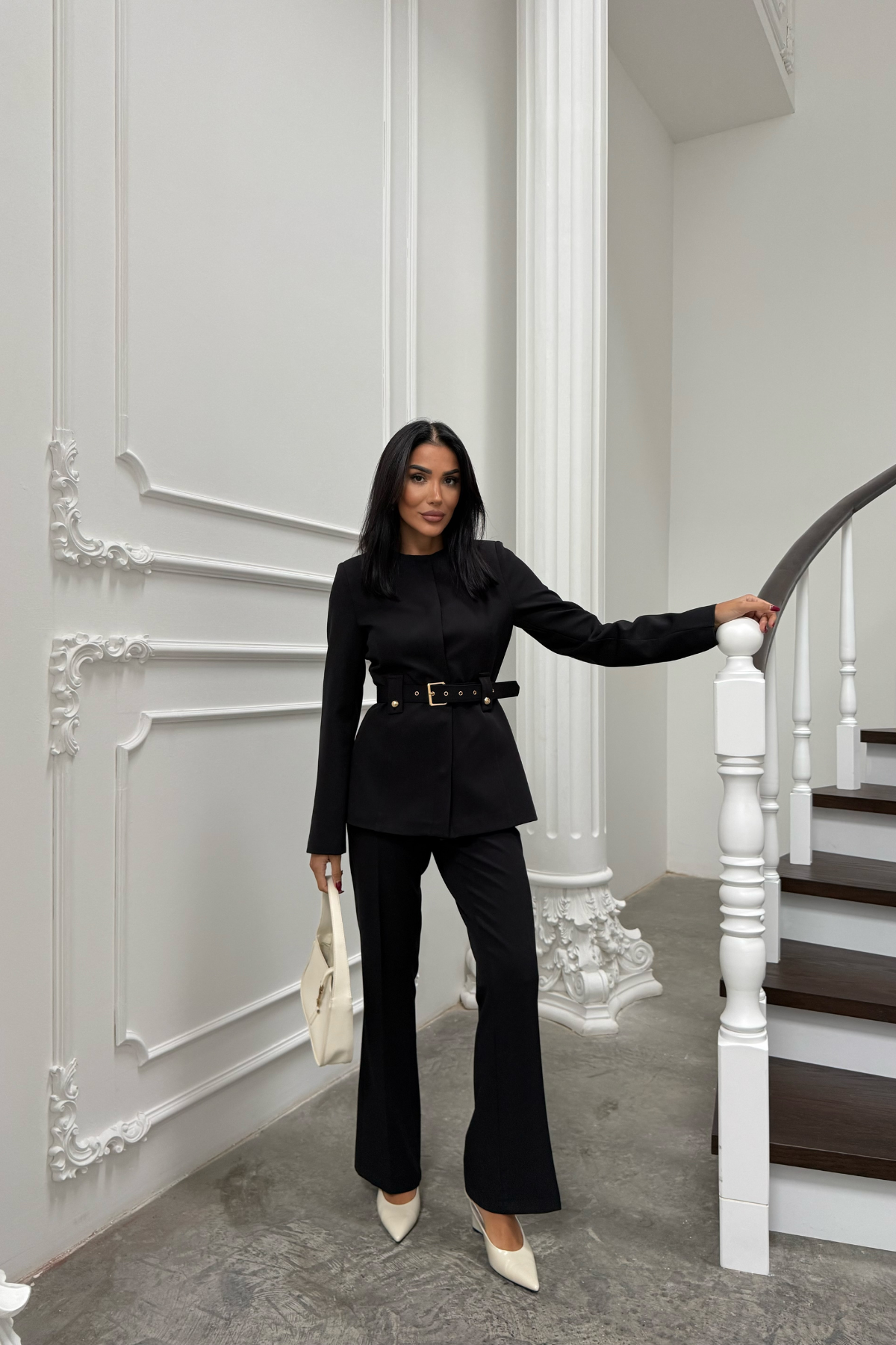 Siyah Yakasız Belden Kemer Detaylı Ceket Pantolon Takım