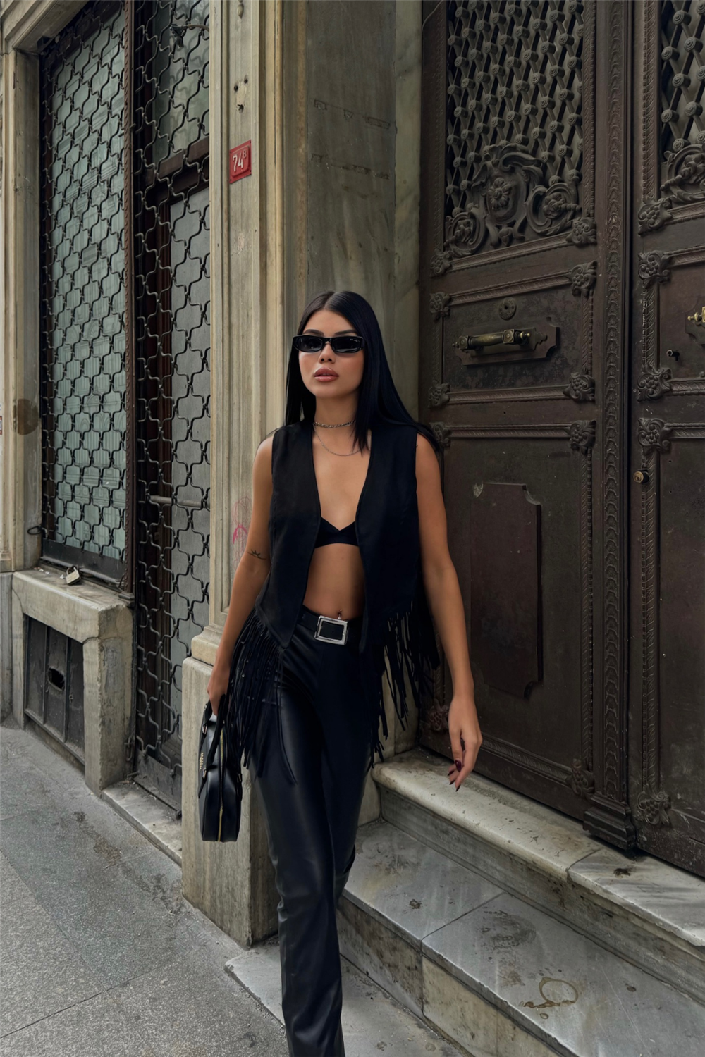 SÜET PÜSKÜLLÜ YELEK - Siyah