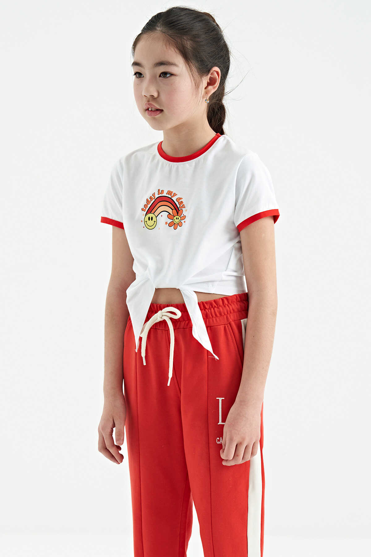 Tommylife Toptan Beyaz Baskı Detaylı O Yaka Çok Renkli Bağlama Detaylı Kız Çocuk T-Shirt - 75113