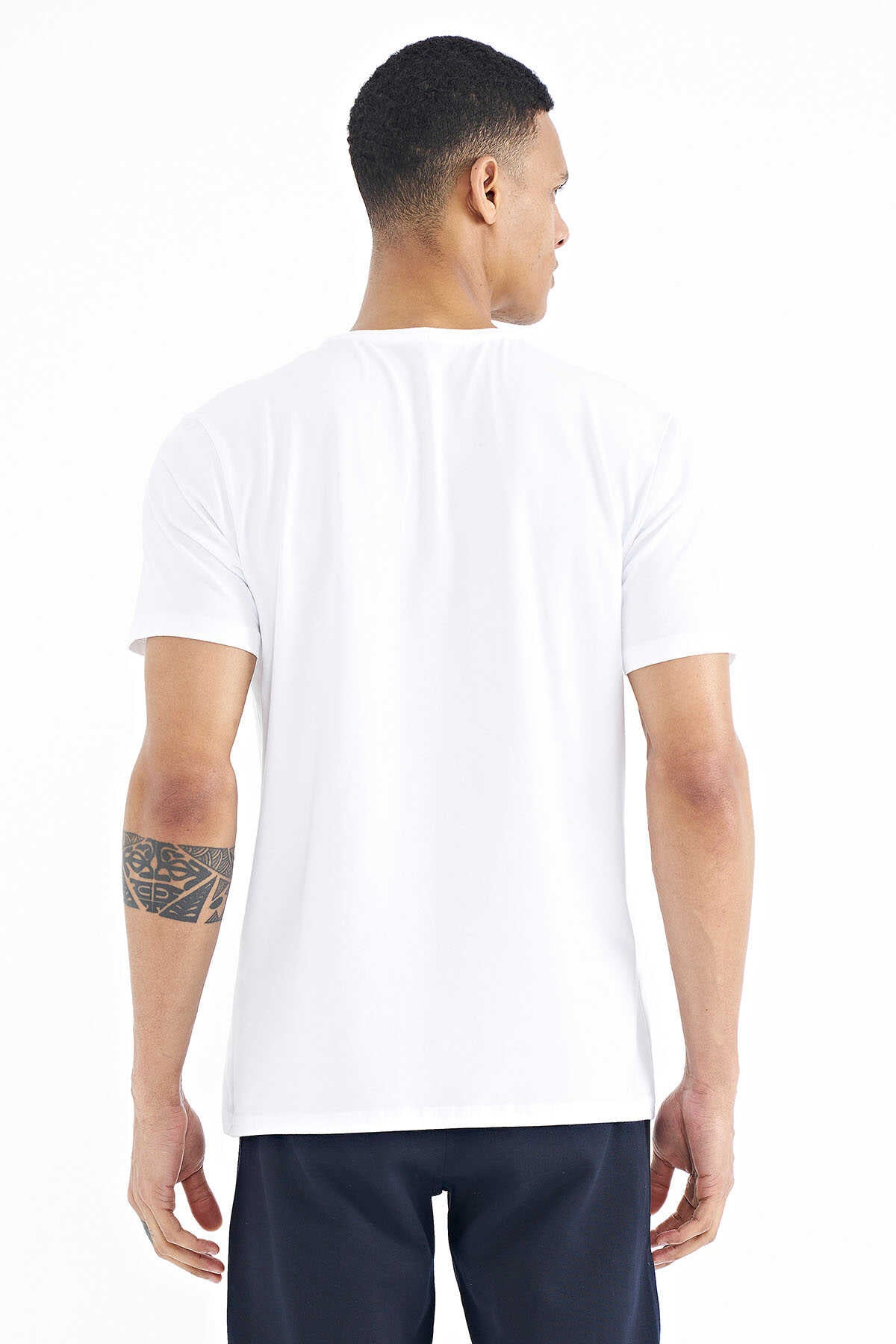 Tommylife Toptan Siyah Baskı Detaylı V Yaka Standart Kalıp Erkek T-Shirt - 88186
