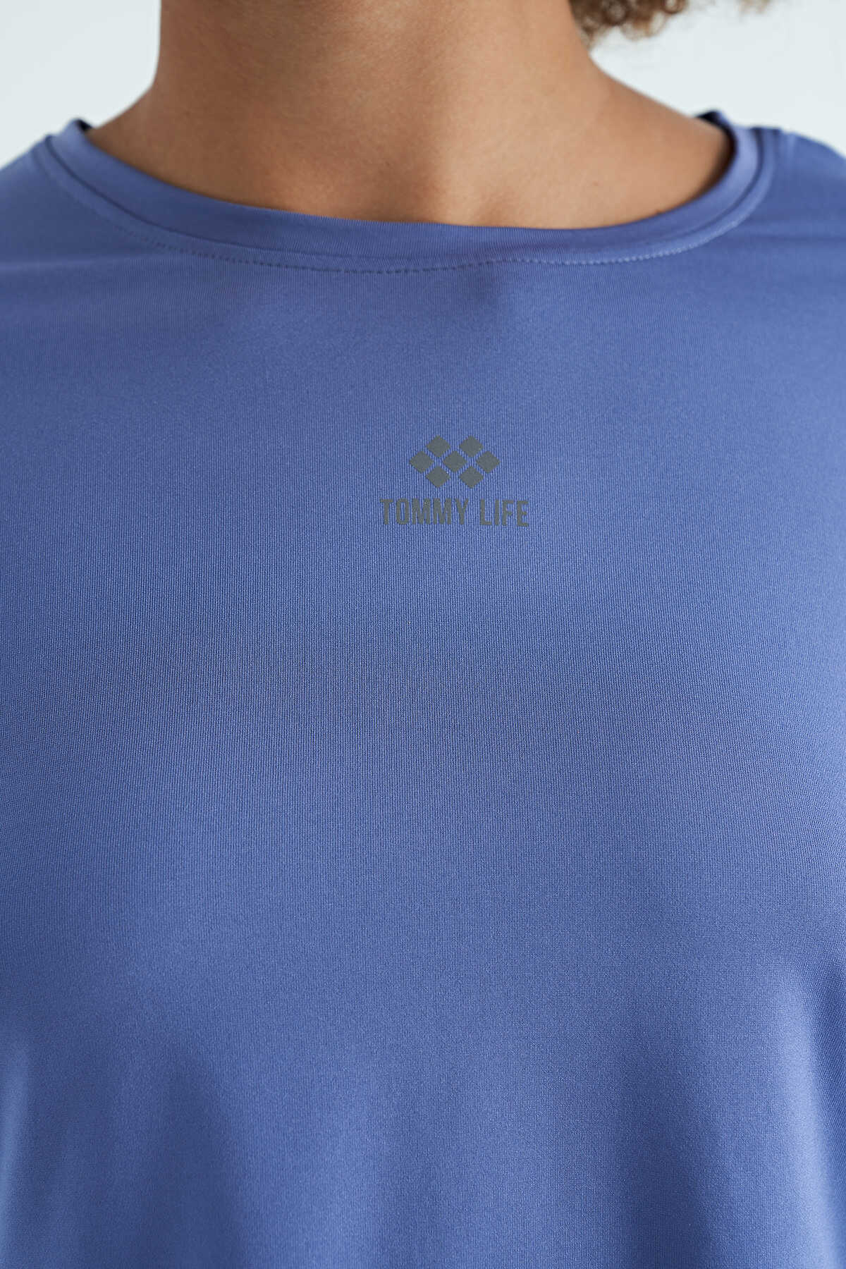 Tommylife Toptan Siyah Logo Baskılı O Yaka Düşük Kol Oversize Kadın Crop T-Shirt - 97262