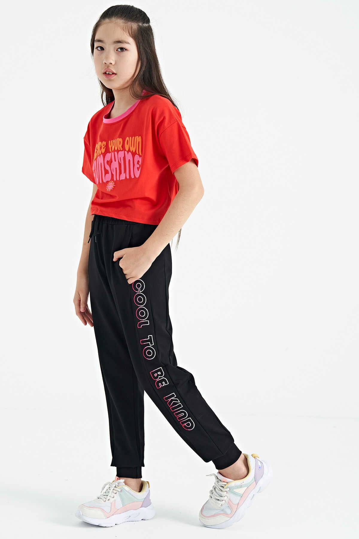 Tommylife Toptan Fiesta Renkli Yazı Baskılı O Yaka Oversize Kısa Kollu Kız Çocuk T-Shirt - 75111