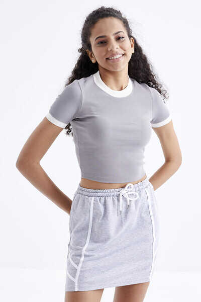 Tommylife Wholesale Black Basic O-Neck Women's Crop Top T-Shirt with Sleeve Detail - 97200