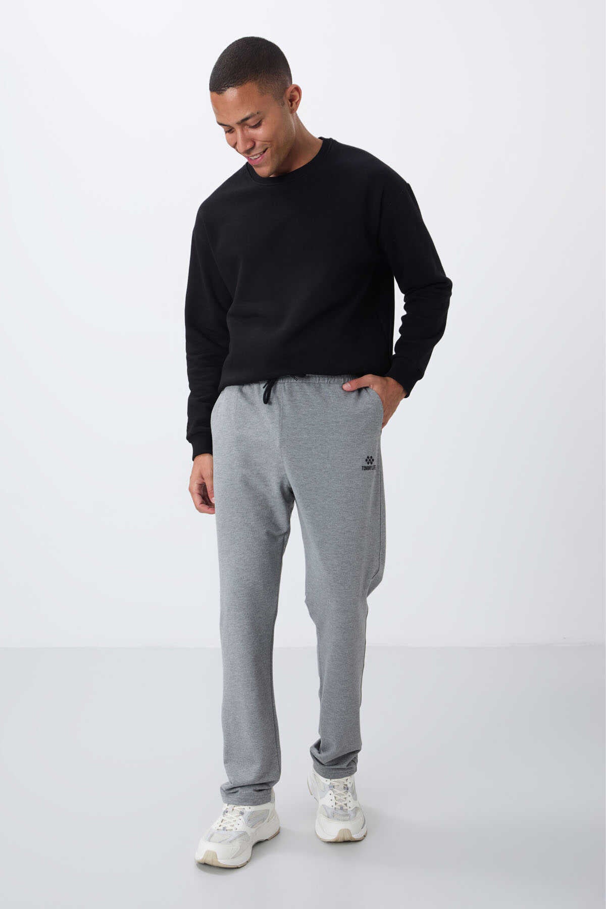 Tommylife Toptan Siyah Bağcıklı Cepli Standart Kalıp Klasik Paça Erkek Eşofman Alt - 84682