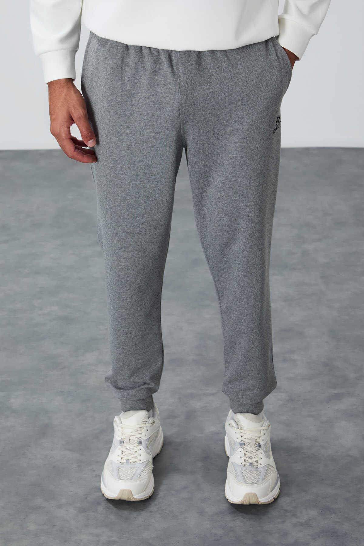 Tommylife Toptan Siyah Klasik Cepli Standart Kalıp Manşetli Erkek Eşofman Alt - 84652