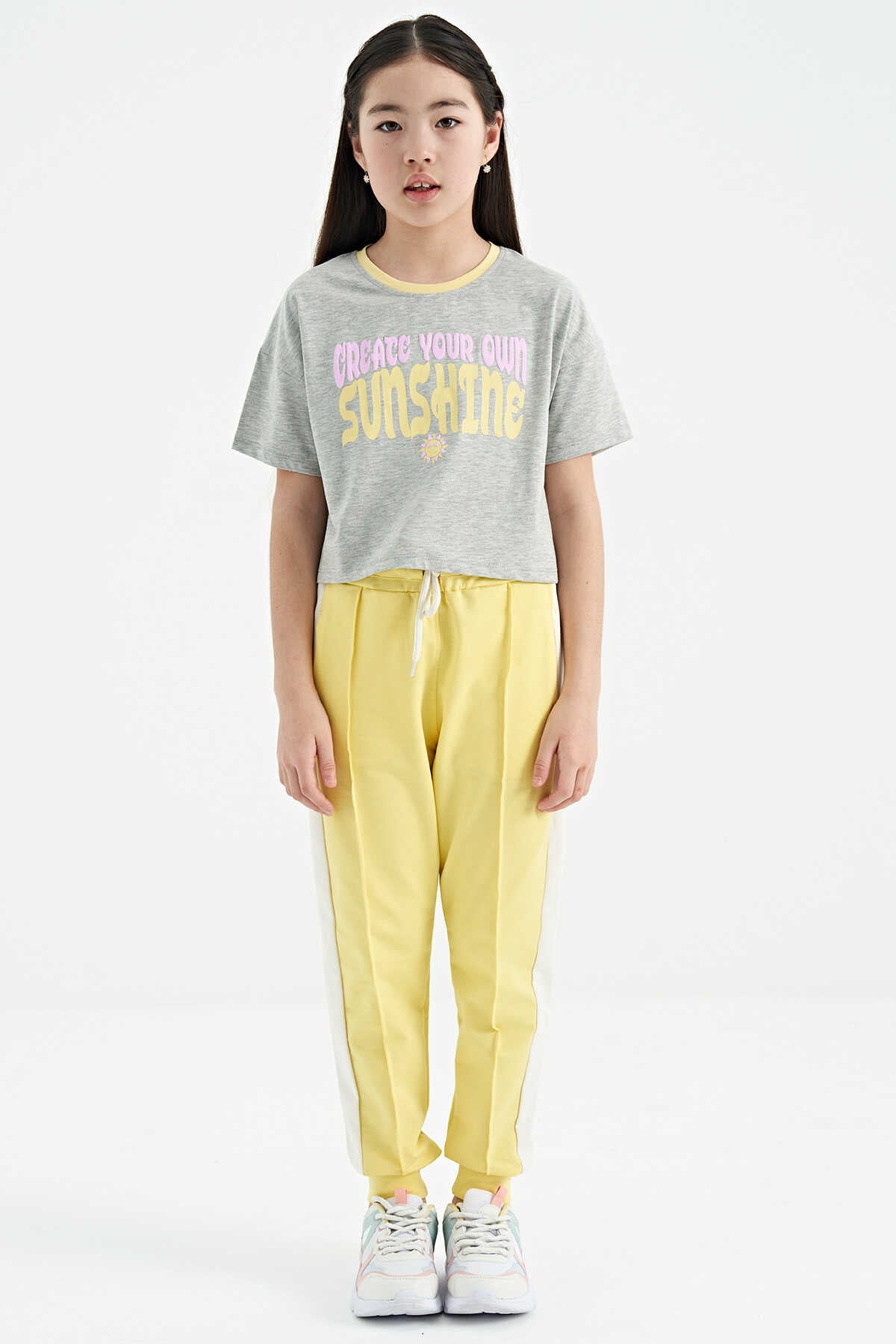 Tommylife Toptan Fiesta Renkli Yazı Baskılı O Yaka Oversize Kısa Kollu Kız Çocuk T-Shirt - 75111