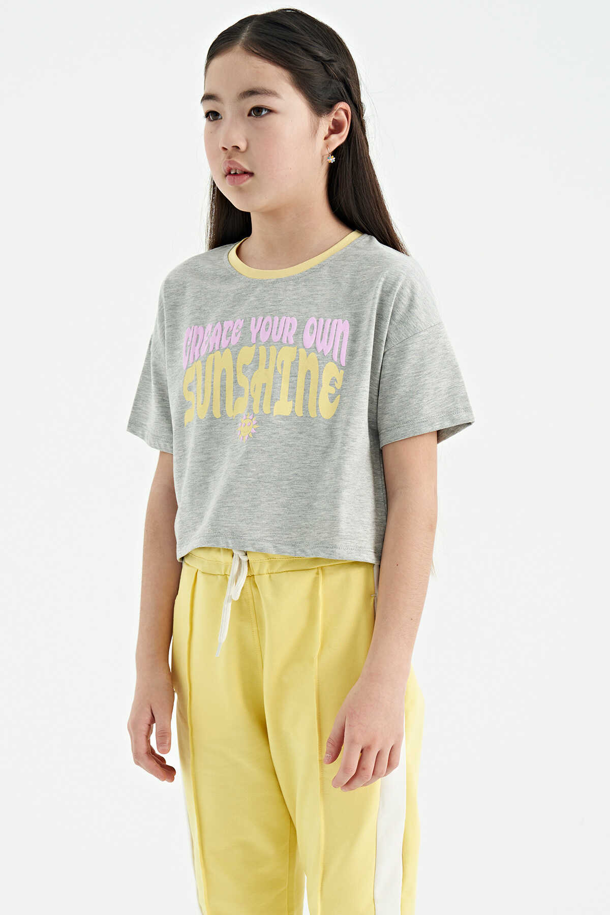 Tommylife Toptan Fiesta Renkli Yazı Baskılı O Yaka Oversize Kısa Kollu Kız Çocuk T-Shirt - 75111