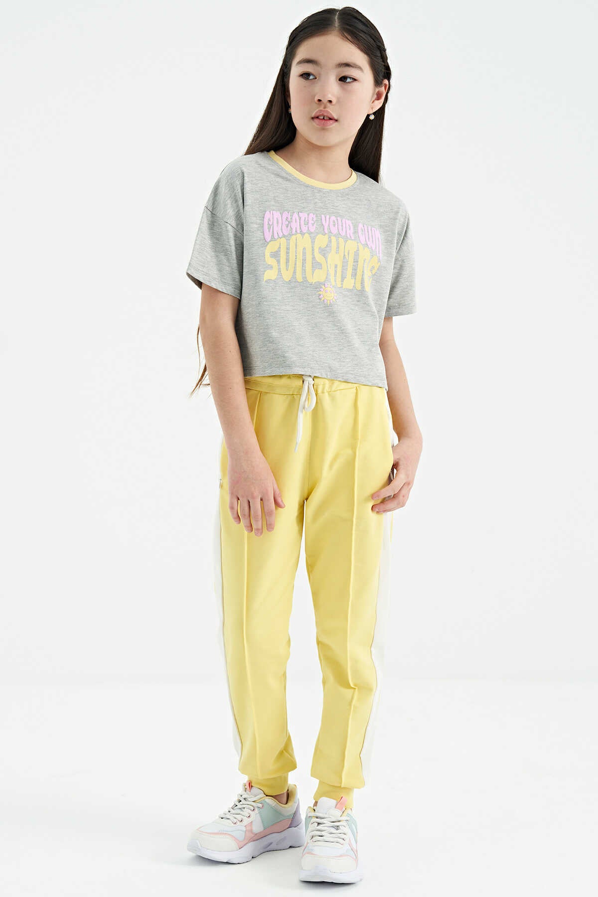 Tommylife Toptan Fiesta Renkli Yazı Baskılı O Yaka Oversize Kısa Kollu Kız Çocuk T-Shirt - 75111