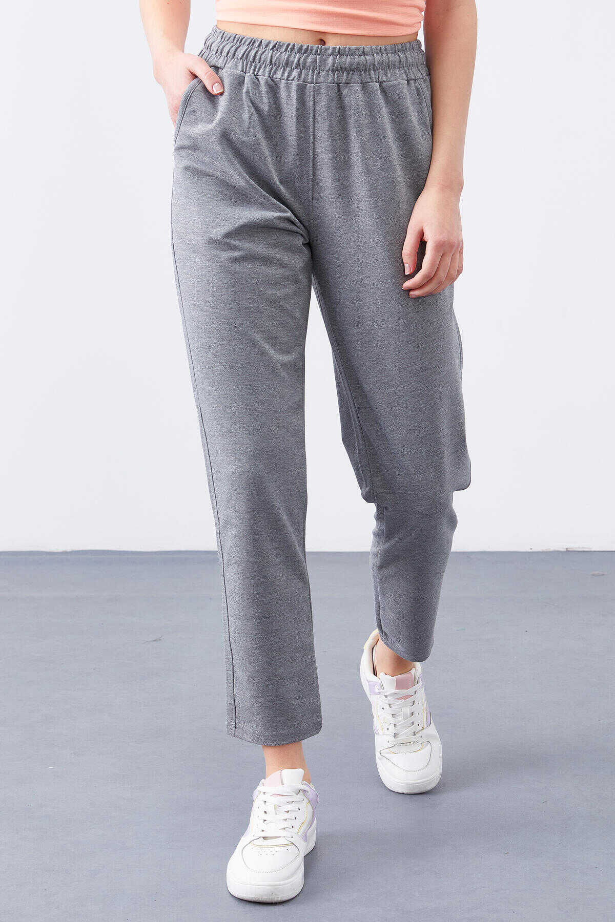 Tommylife Toptan Siyah Yüksek Bel Jogger Rahat Form Dar Paça Kadın Eşofman Alt - 94566