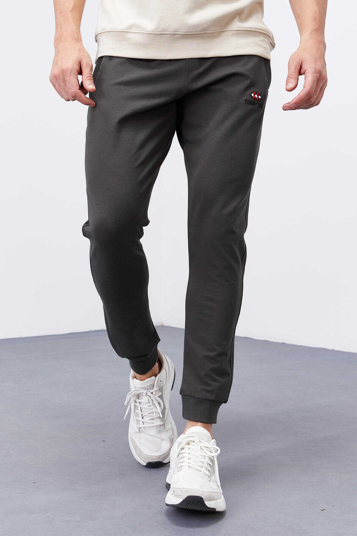 Tommylife Toptan Siyah Fermuar Cepli Dar Kalıp Jogger Erkek Eşofman Alt - 84343