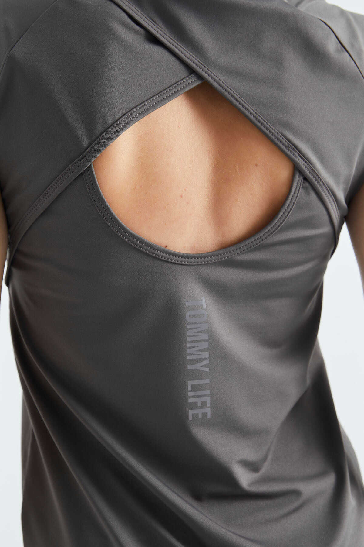 Tommylife Wholesale Dark Gray Short Sleeve Standard Fit Crew Neck Women's T-Shirt with Back Window - 97101