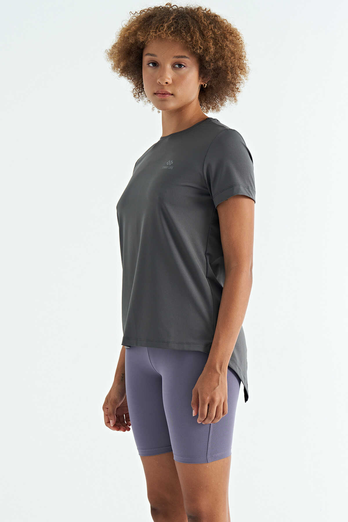 Tommylife Wholesale Black Back Slit Detail Crew Neck Short Sleeve Standard Fit Women's T-Shirt - 97267
