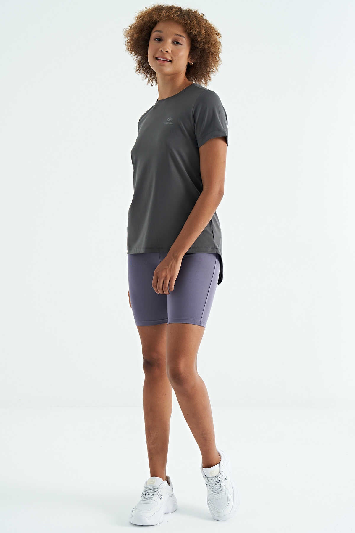 Tommylife Wholesale Black Back Slit Detail Crew Neck Short Sleeve Standard Fit Women's T-Shirt - 97267