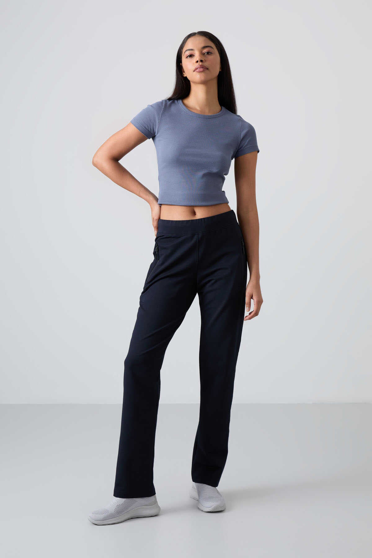 Tommylife Wholesale Black Zipper Pocket Comfortable Fit Classic Leg Women's Sweatpants - 94195