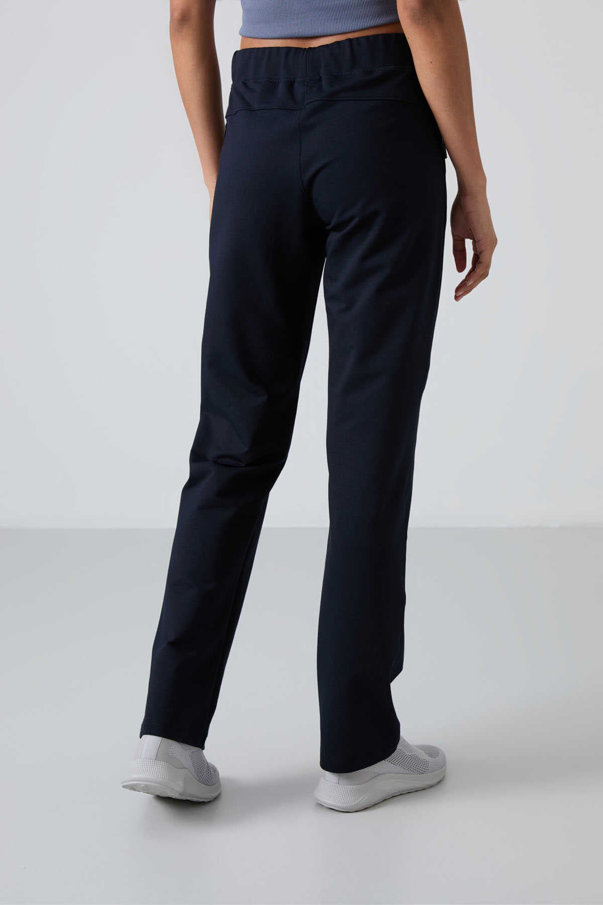 Tommylife Wholesale Black Zipper Pocket Comfortable Fit Classic Leg Women's Sweatpants - 94195