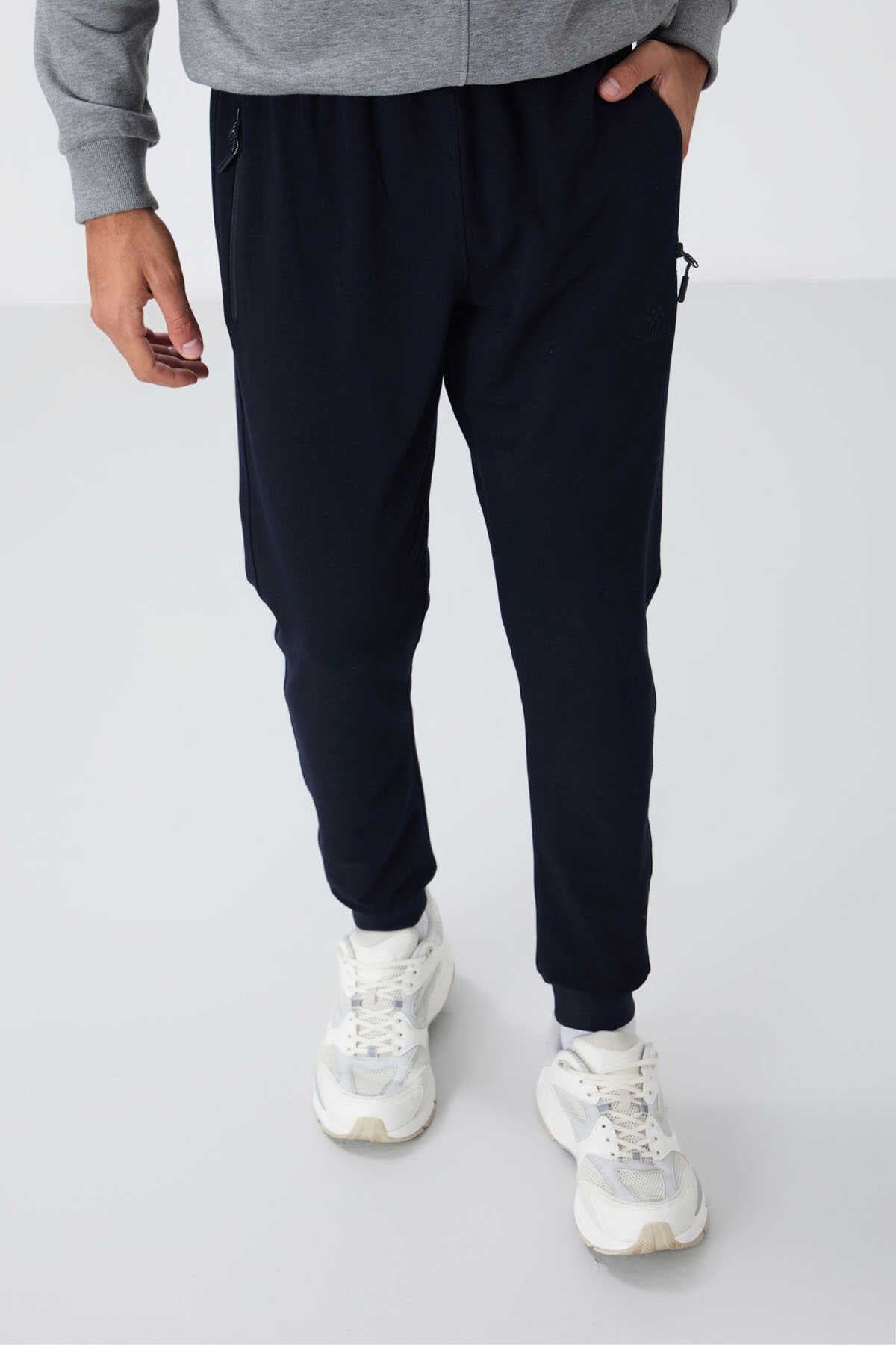 Tommylife Toptan Siyah Fermuar Cepli Standart Kalıp Jogger Erkek Eşofman Alt - 84651