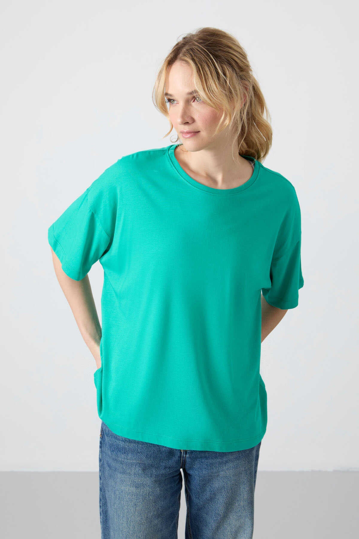 Tommylife Wholesale Crew Neck Oversize Basic Women's T-Shirt 97285 Black