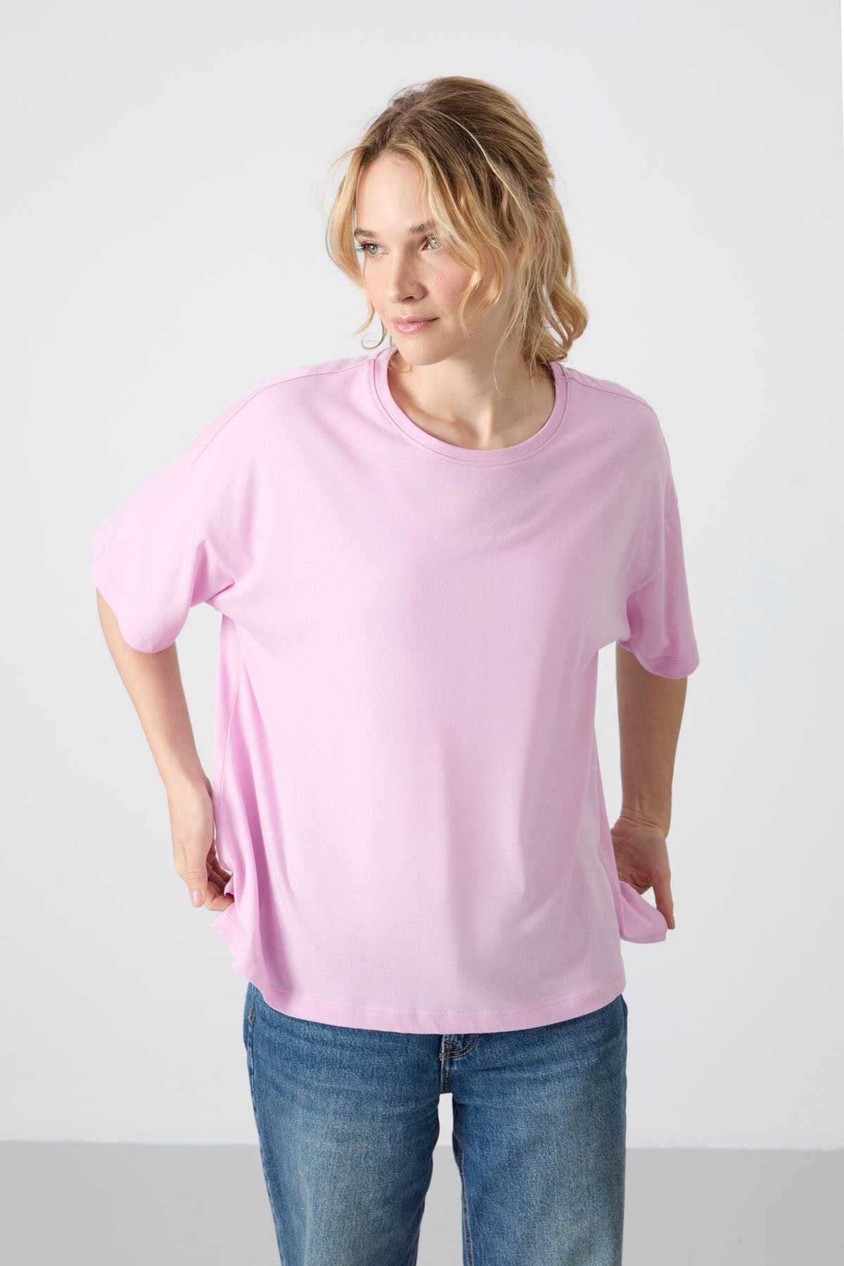 Tommylife Wholesale Crew Neck Oversize Basic Women's T-Shirt 97285 Black