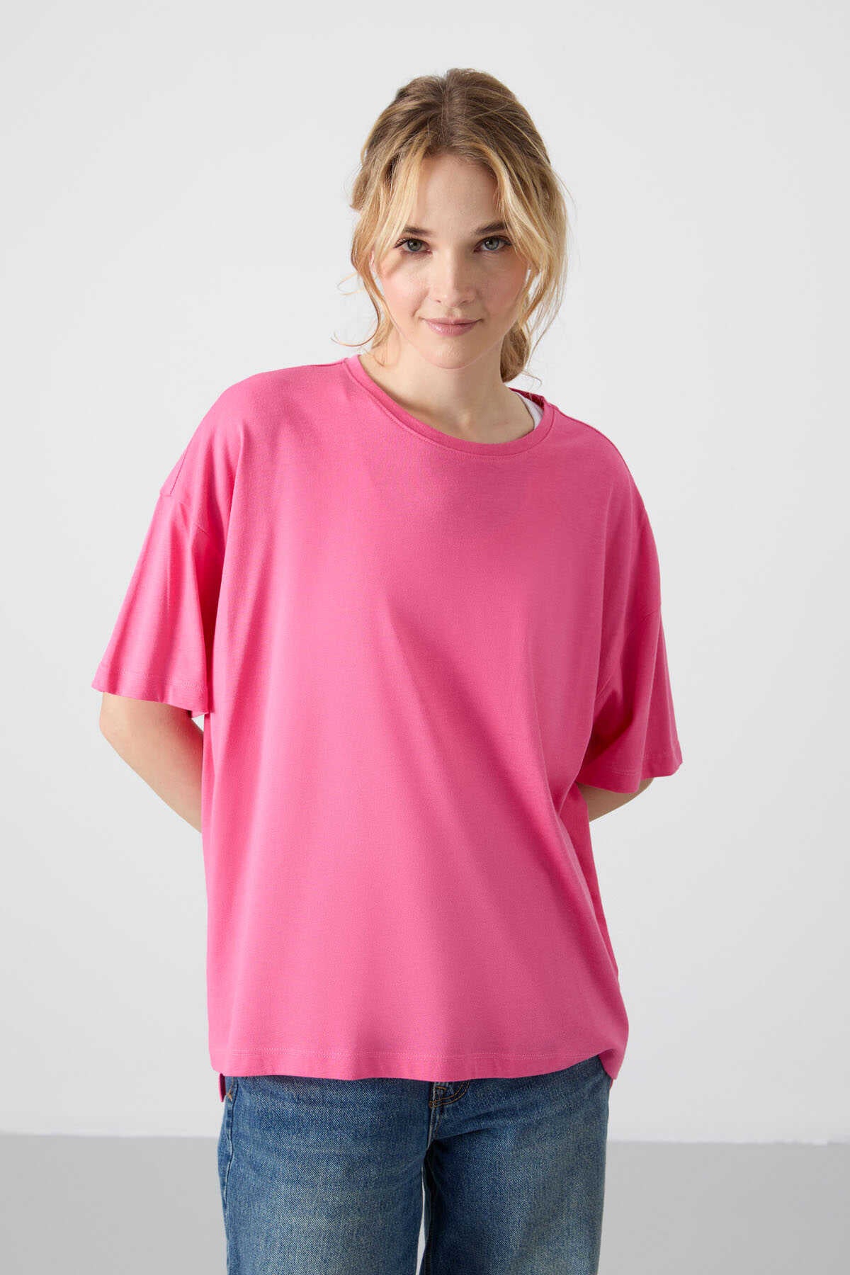 Tommylife Wholesale Crew Neck Oversize Basic Women's T-Shirt 97285 Black