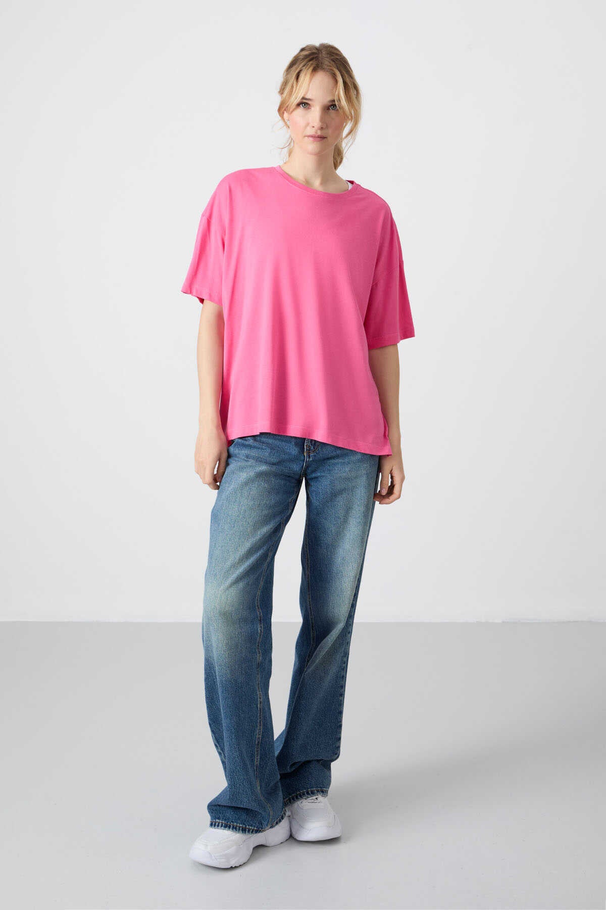 Tommylife Wholesale Crew Neck Oversize Basic Women's T-Shirt 97285 Black