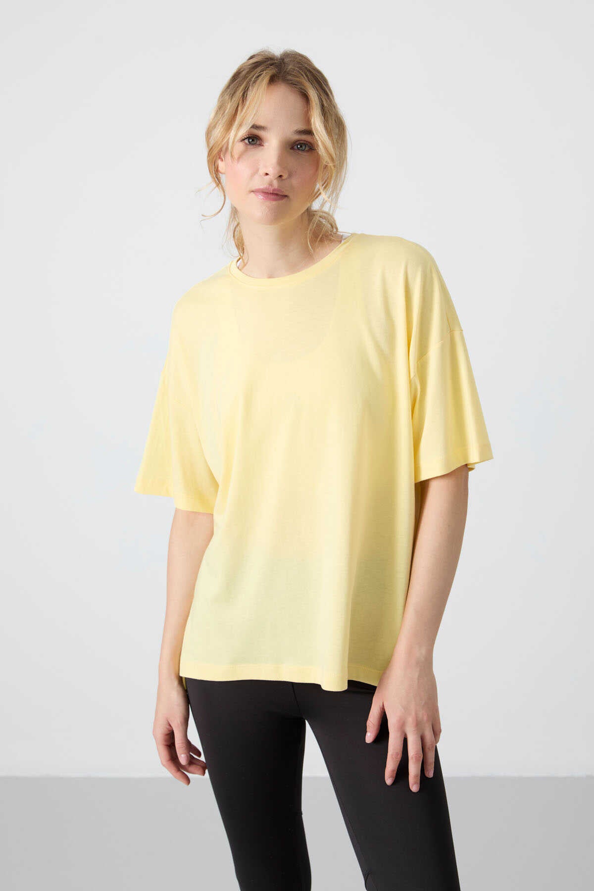 Tommylife Wholesale Crew Neck Oversize Basic Women's T-Shirt 97285 Black