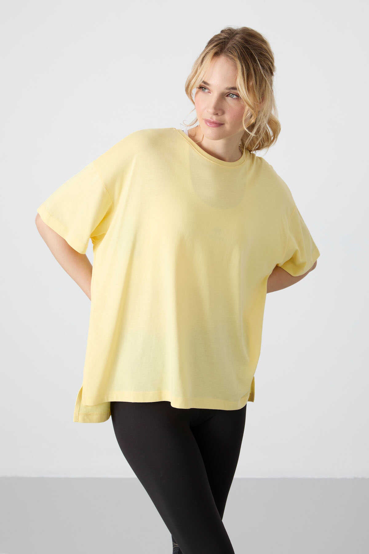 Tommylife Wholesale Crew Neck Oversize Basic Women's T-Shirt 97285 Black