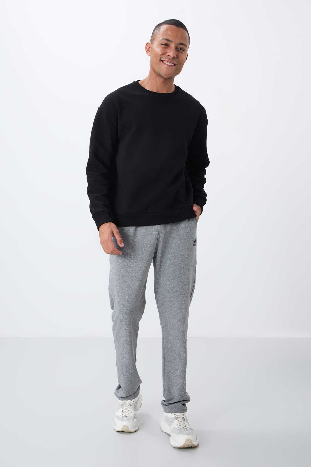 Tommylife Wholesale Crew Neck Relaxed Fit Basic Men's Sweatshirt 88418 Black
