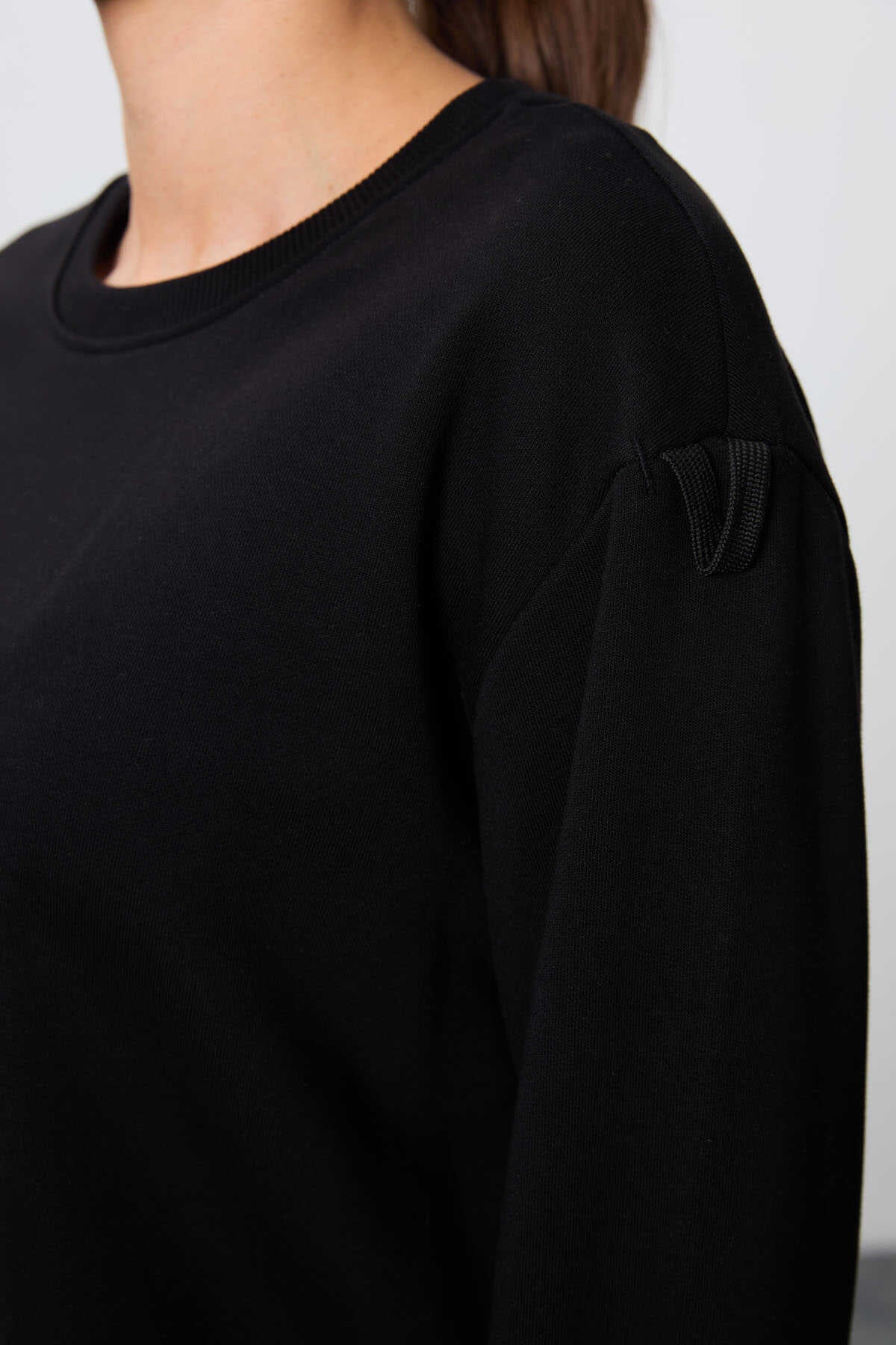Tommylife Wholesale Oversize Crew Neck Jogger Women's Tracksuit Set 95341 Black