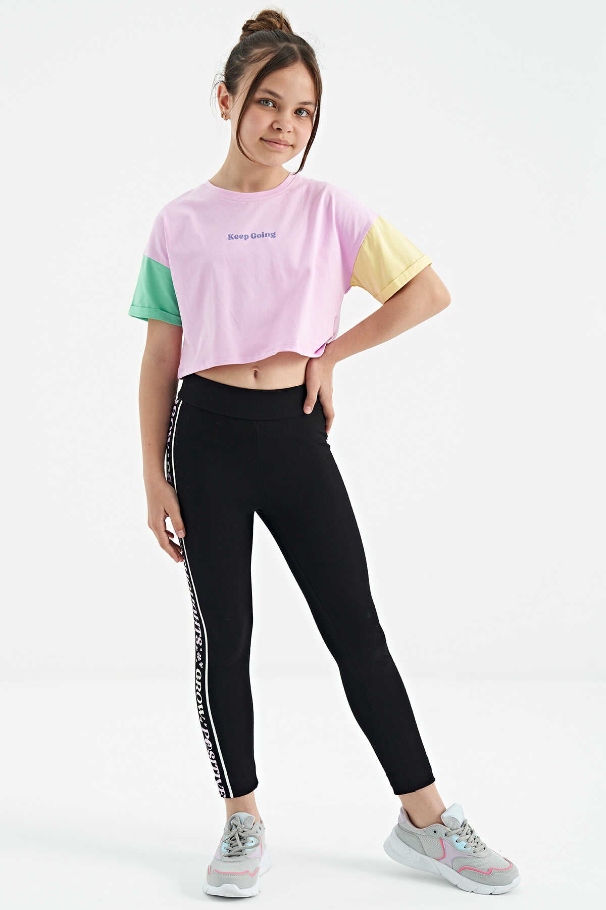 Tommylife Toptan Siyah Yazı Baskılı O Yaka Düşük Omuzlu Oversize Kız Çocuk T-Shirt - 75130
