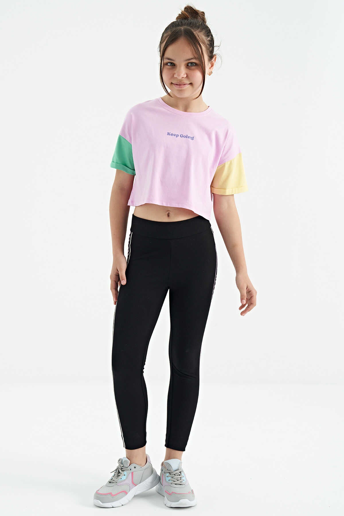 Tommylife Toptan Siyah Yazı Baskılı O Yaka Düşük Omuzlu Oversize Kız Çocuk T-Shirt - 75130