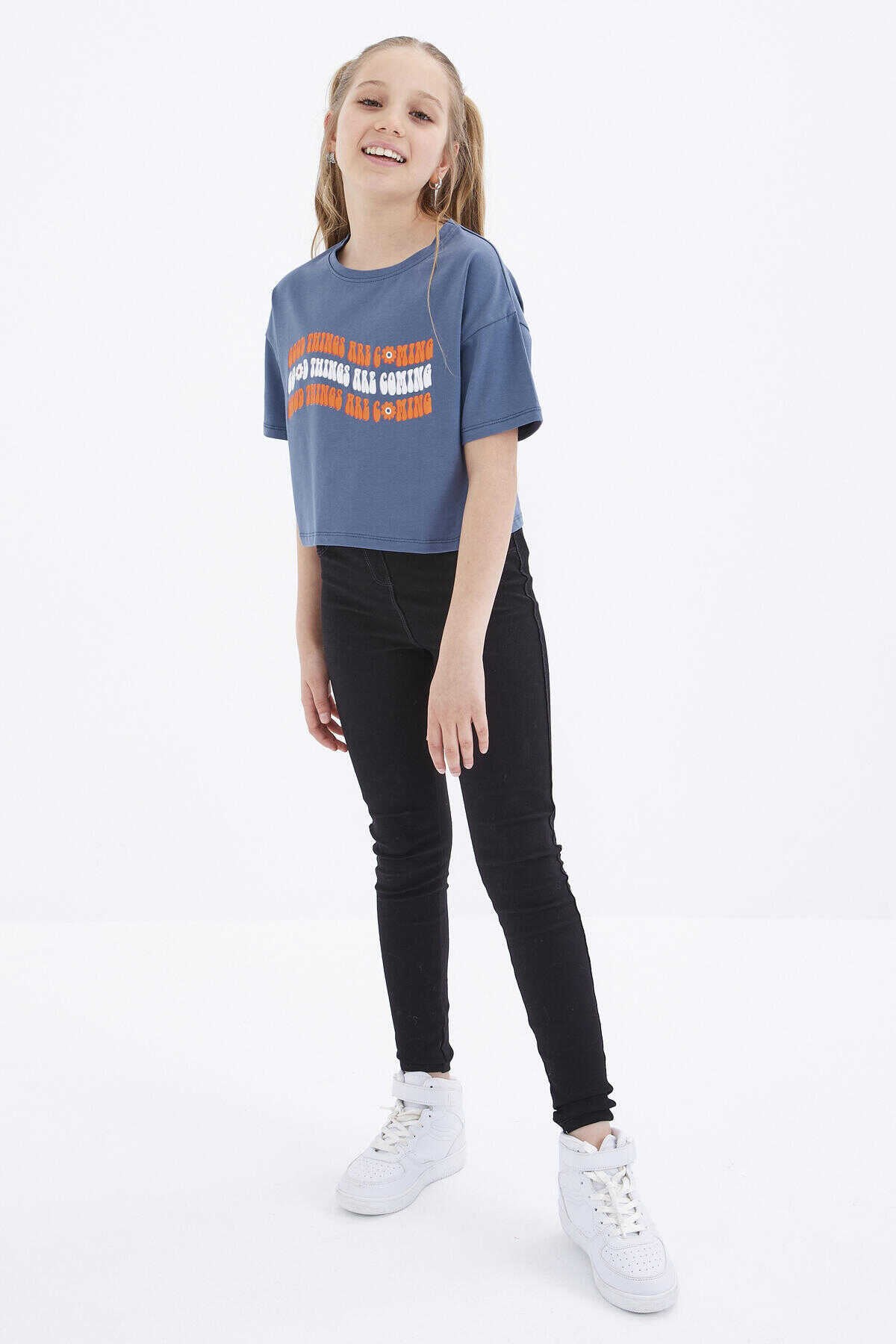Tommylife Toptan Petrol Oversize Renkli Yazı Baskılı Düşük Omuz O Yaka Kız Çocuk Crop T-Shirt - 75038