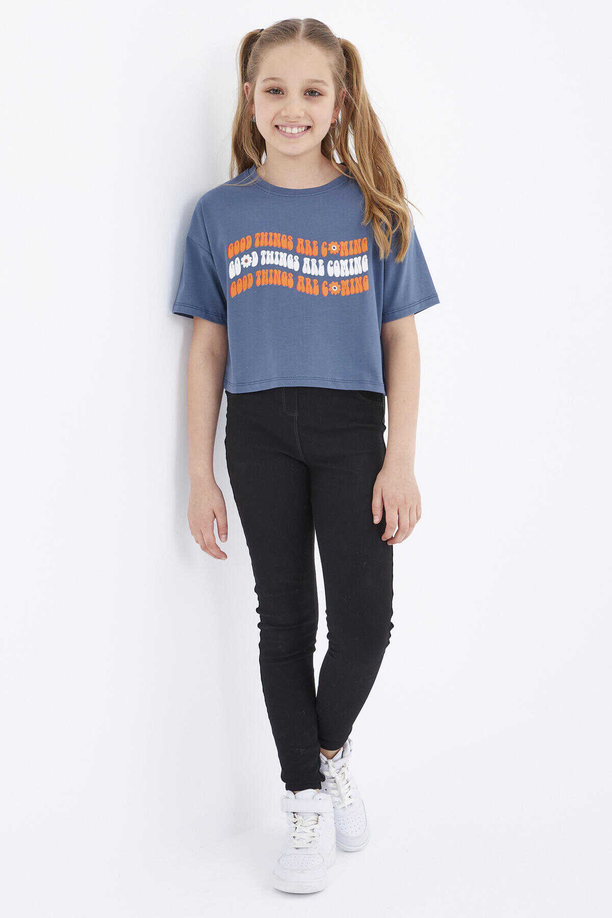 Tommylife Toptan Petrol Oversize Renkli Yazı Baskılı Düşük Omuz O Yaka Kız Çocuk Crop T-Shirt - 75038